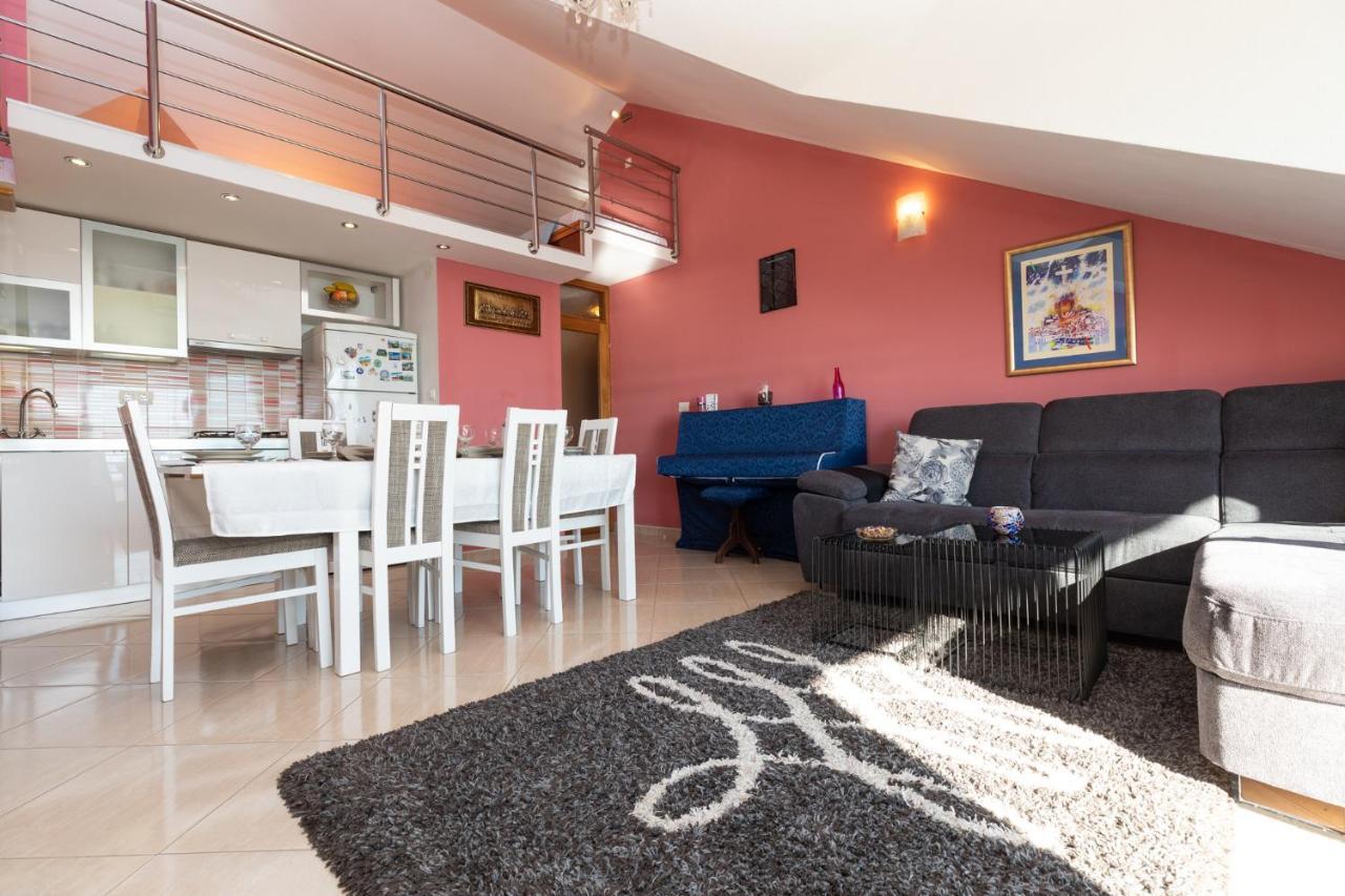 Apartman Monika 오미스 외부 사진