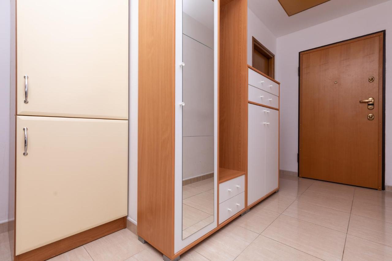 Apartman Monika 오미스 외부 사진