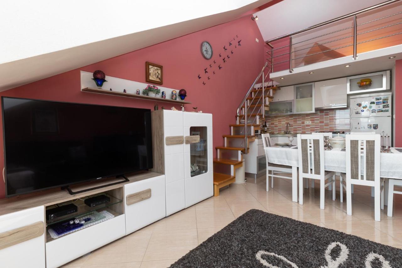 Apartman Monika 오미스 외부 사진