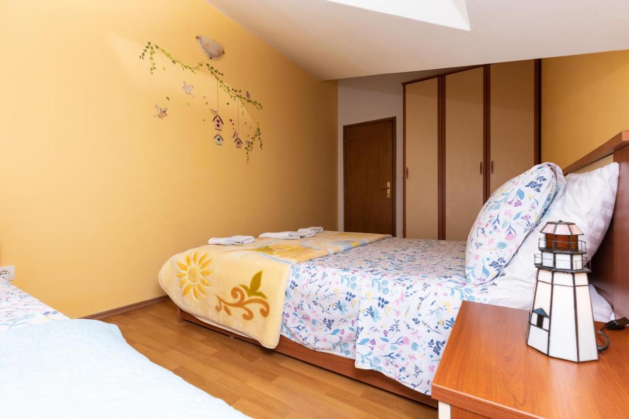 Apartman Monika 오미스 외부 사진
