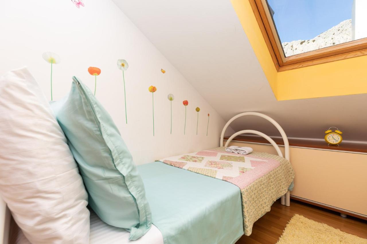 Apartman Monika 오미스 외부 사진